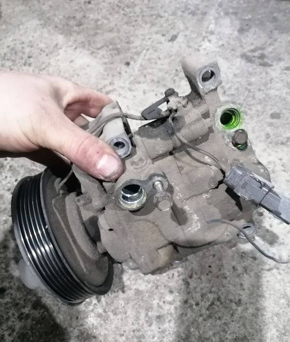 Мазда 6  1.8 бензин