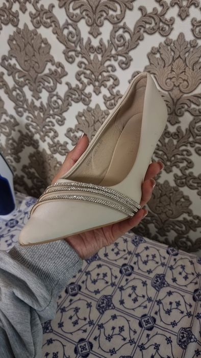 Туфли бежевые...