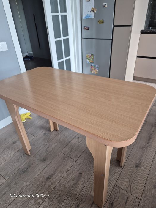 Продам стол лдсп