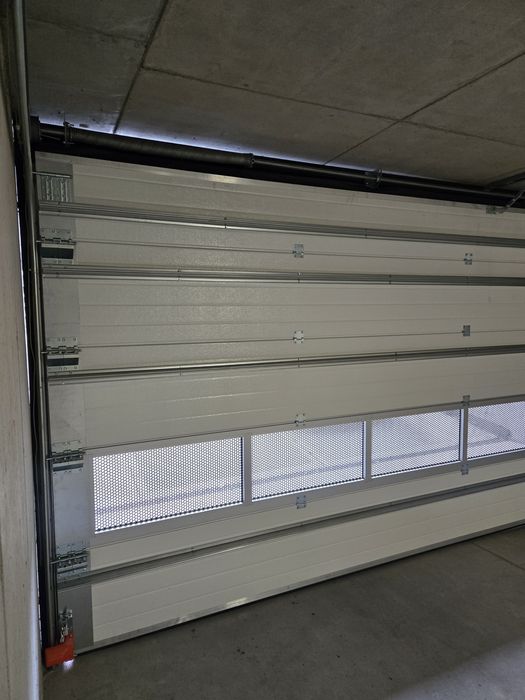 Usi de garaj/ usa tip rulou / usi din aluminiu vopsit în câmp electros