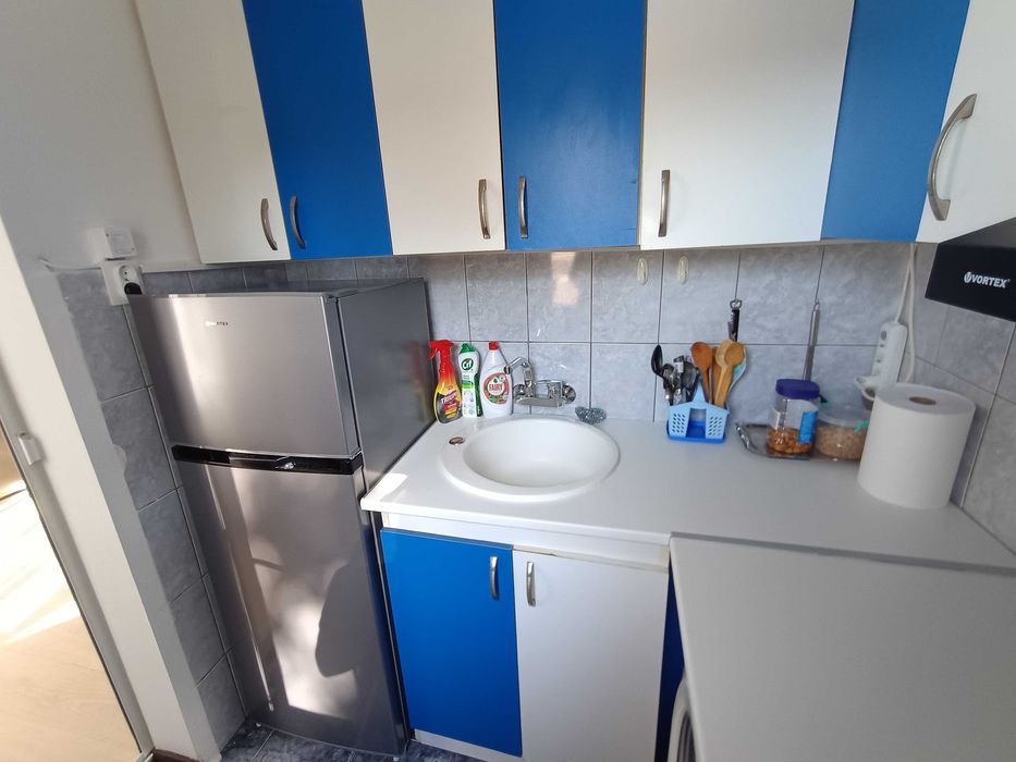 Persoană fizică închiriez Ap. 2 camere.