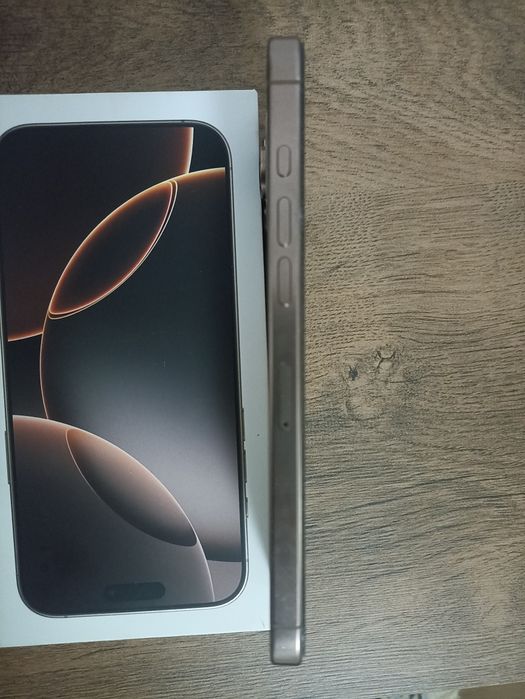 iPhone 16 Pro Max Gold impecabil