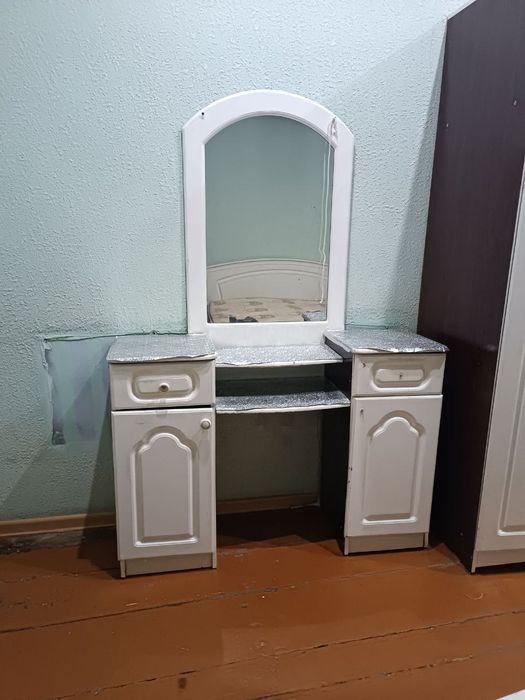 Divan va tremo sotiladi