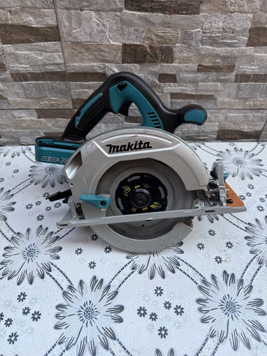 Акумулаторен ръчен циркуляр Makita DHS710Z Solo