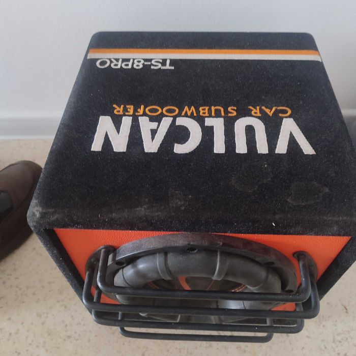 Сабвуфер автомобиль