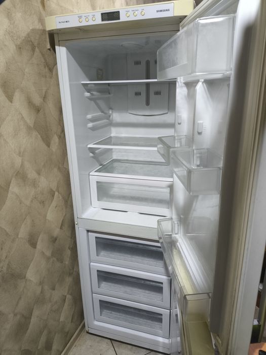 Самсунг ноуфрост высота 1, 8м