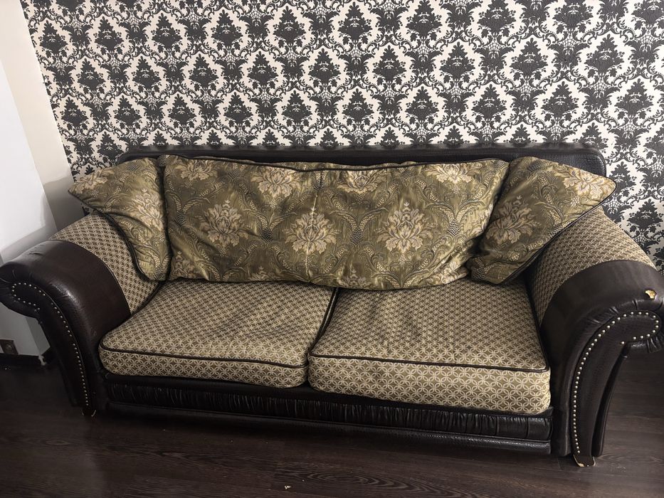 Отдам диван и кресло