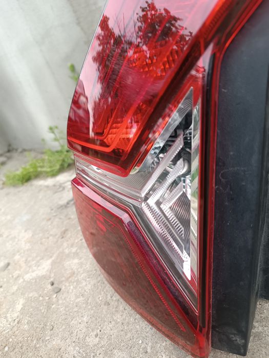Lampa stop spate Dacia Sandero Stepway3 stop spate Dacia Logan3 Clio4 Clio3 Scenic2 Megane2 Laguna2 Dacia Sandero Stepway3 Clio4 Clio3 lampa far Dacia