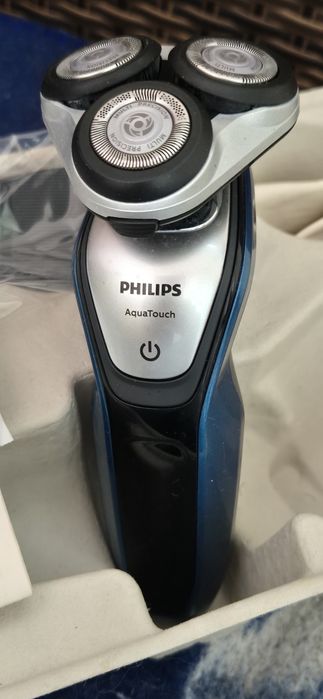 Електрическа самобръсначка    Philips