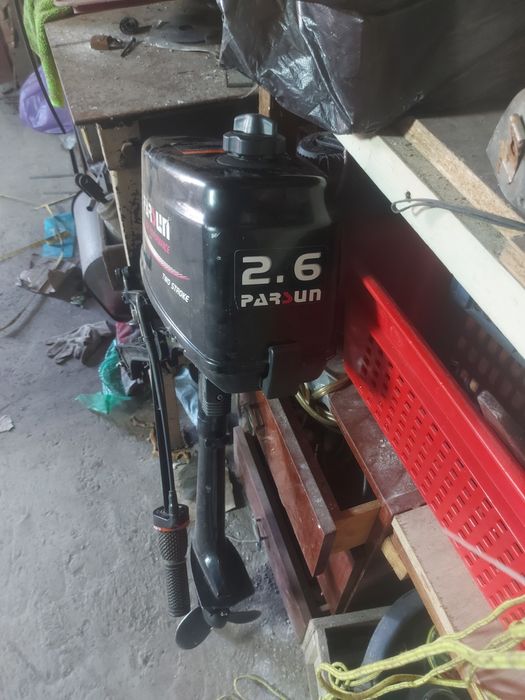 Продам лодку с мотором.