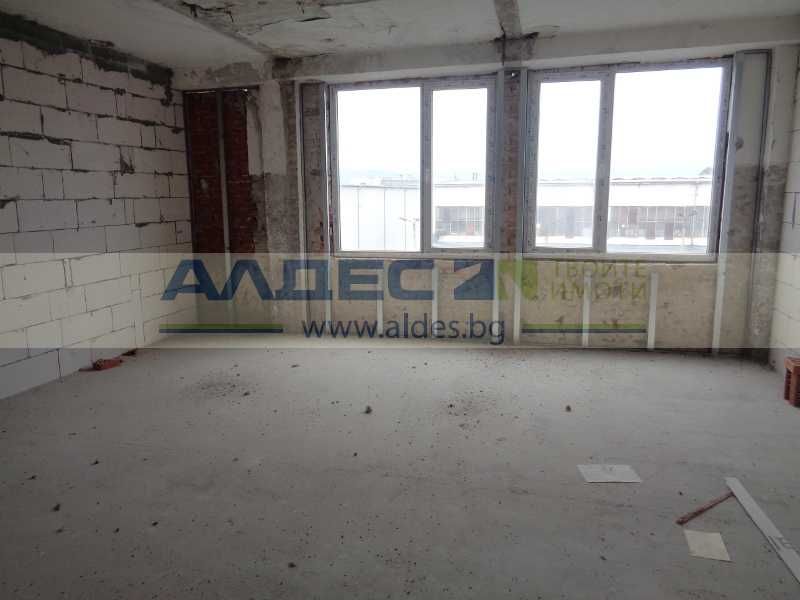 Продава промишлено помещение в Казичене!