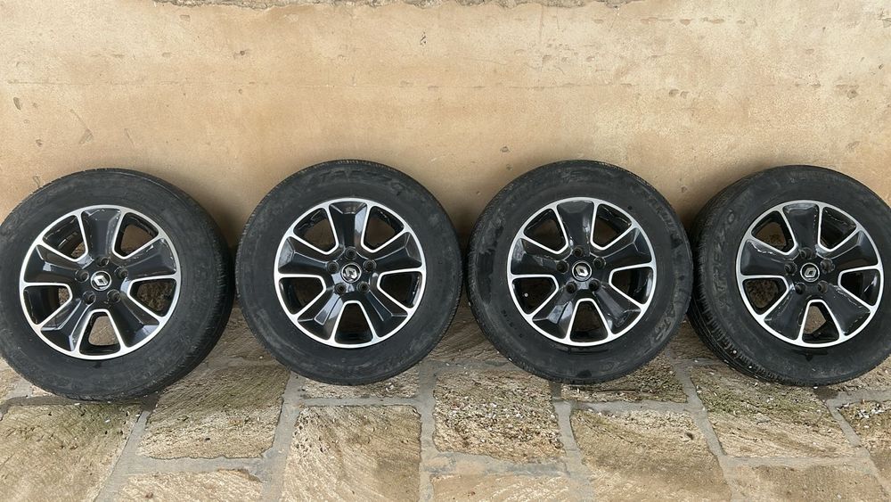 Продам комплект колес R16 (диски + шины)