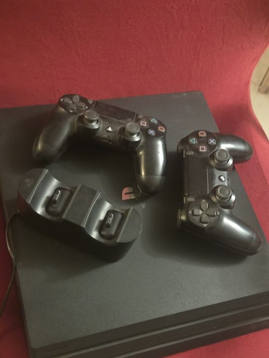 PS 4 pro 1tb in stare buna