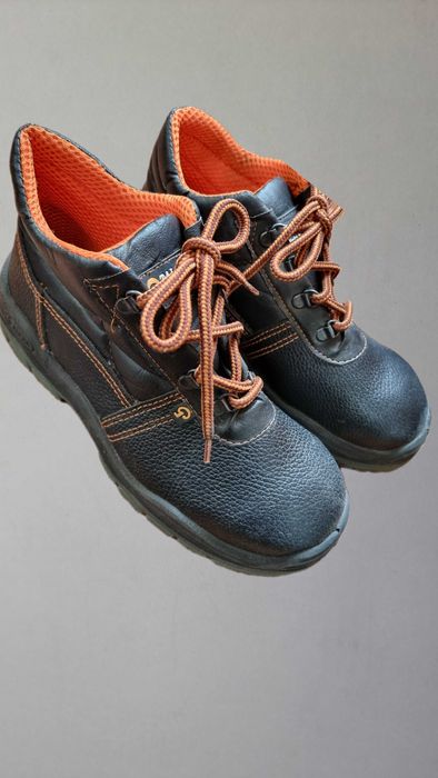 Рабочие ботинки специальные