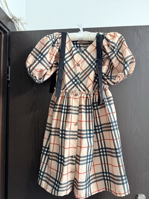 Детска рокля dior , burberry 7-8г