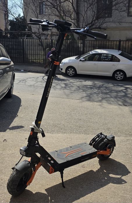 Vând trotineta Kukirin G2 Pro