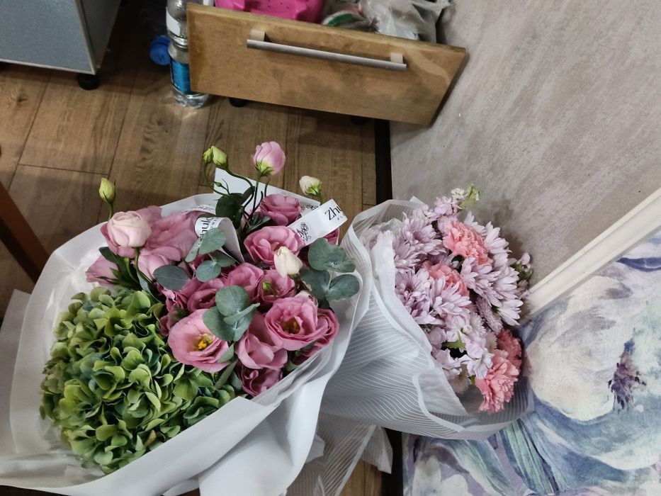 Продам букеты цветов.