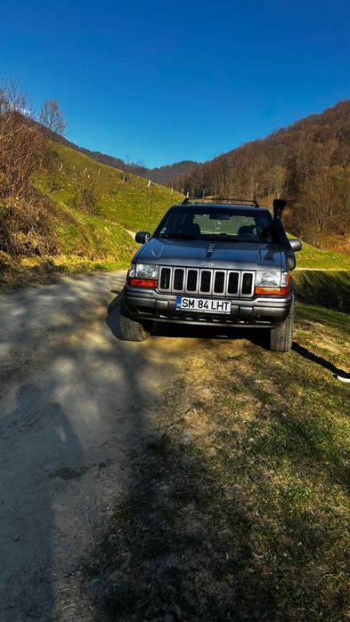 Vând jeep grand cherokee zj 2 5