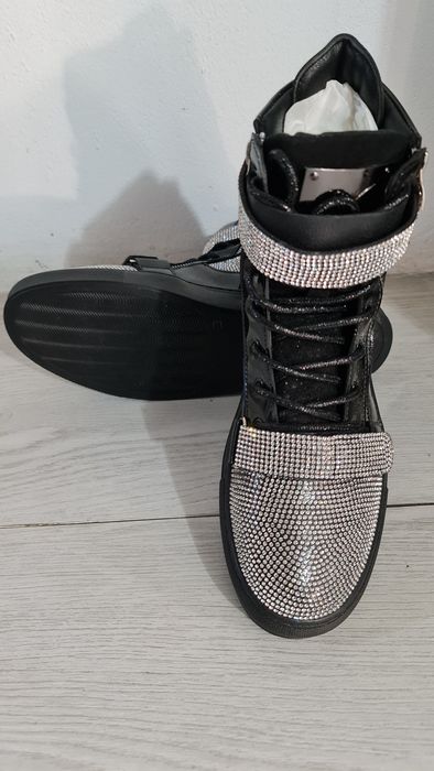 Papuci extravaganti!