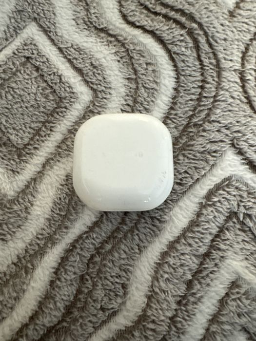 Galaxy buds 2 в хорошем состоянии