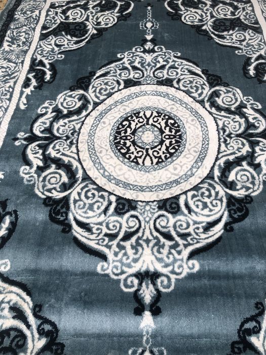 Ковер продам новый,размер 2х3