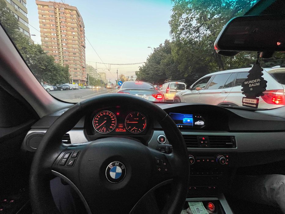 BMW Seria 3 / E91 / N47 / 318 Diesel 143CP 2008/9 Manual, Navi,Fiscal