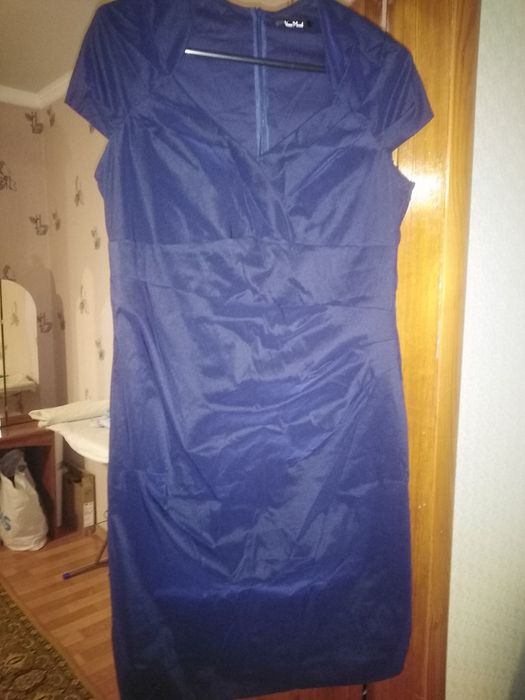 Продам вечернее платье 48 раз, 6 штук