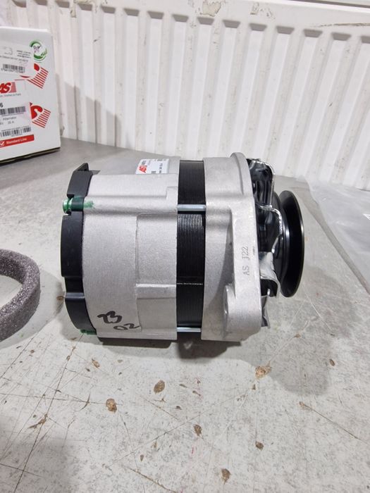 Alternator tractor fiat 24 v fiat 300 411 411,412,415 preț 700  lei te
