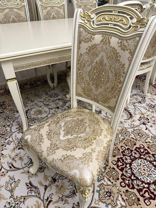 Стол и стулья(10 штук) из мдф