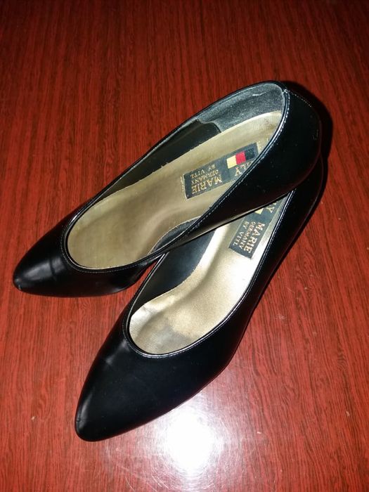 Продаются женские туфли