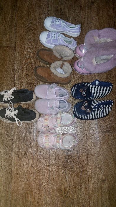Продаётся обувь на девочку