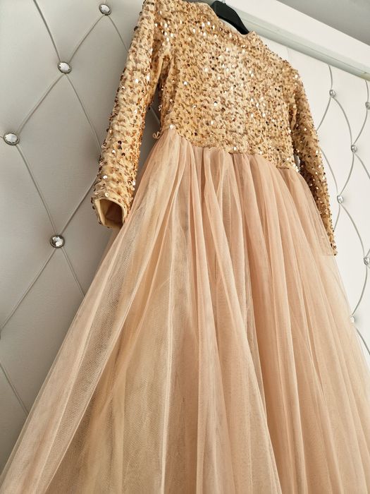 Rochie de ocazie strălucitoare fete
