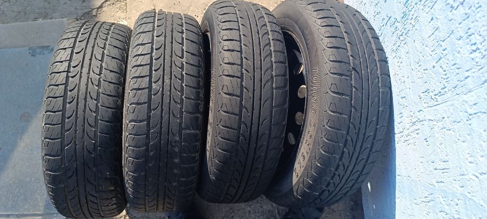 Продам летние шины с дисками