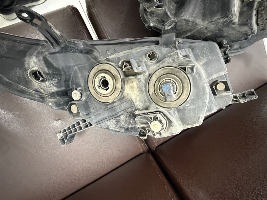 Фар Toyota Land Cruiser Prado 150