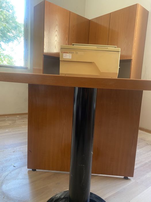 Офис бюро ъглово