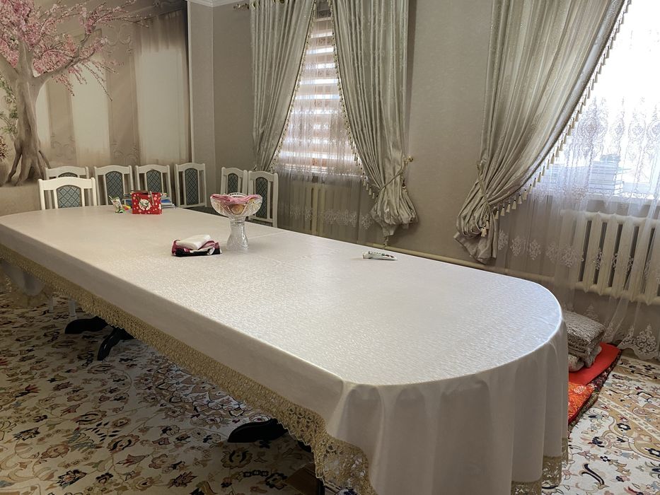 Стол со стульями