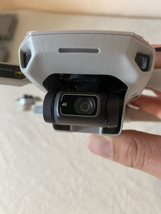 Drona dji mini 2
