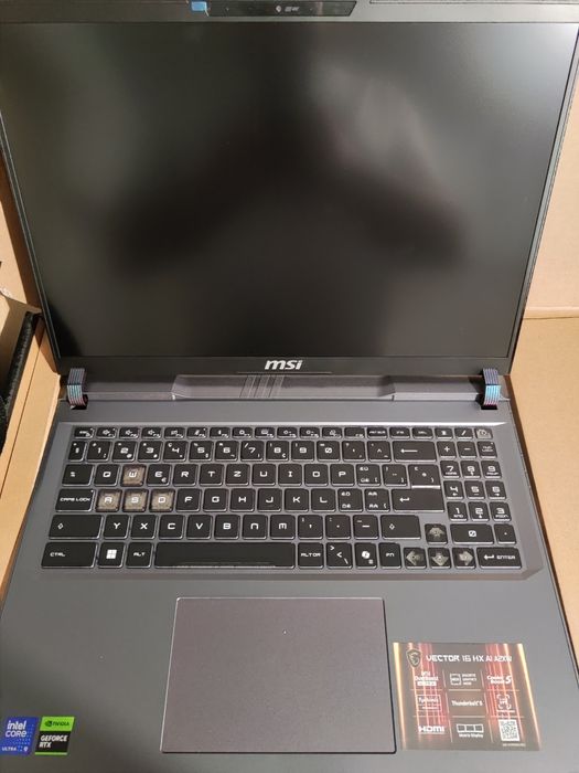 Laptop Gaming MSI Vector 16 HX Ultra 9 275HX QHD+ 240Hz 16GB RTX 5080