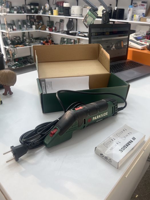 Razuitor electric Parkside PES 250 A1, 250 W, pentru vopsea si adeziv