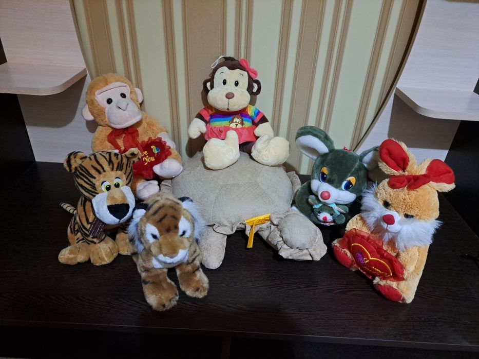 Посуда , игрушки