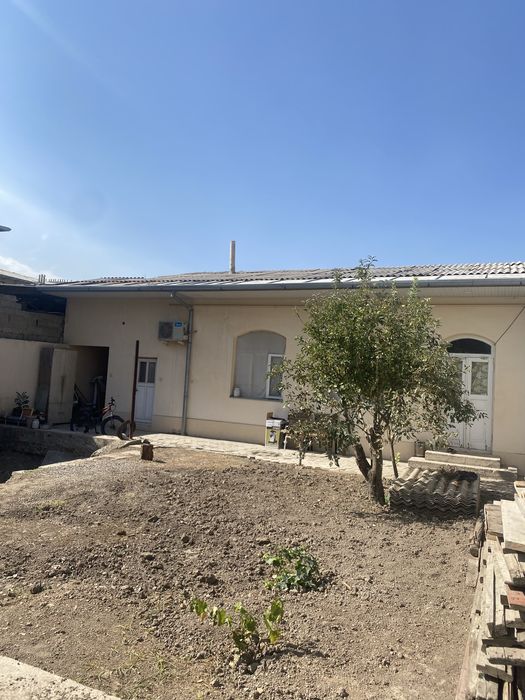 Srochna Yashnobod tum. 2,3 sotx xovli sotiladi