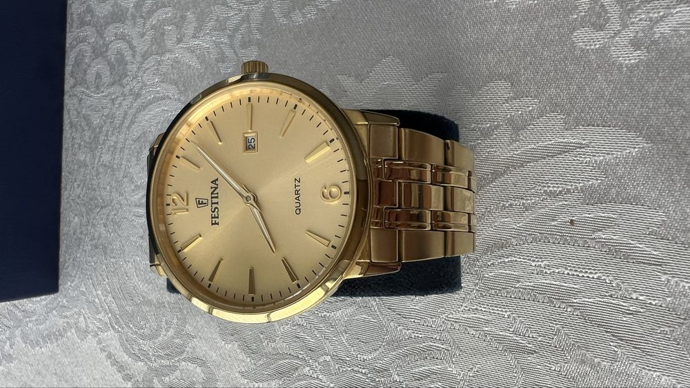Часовник Festina