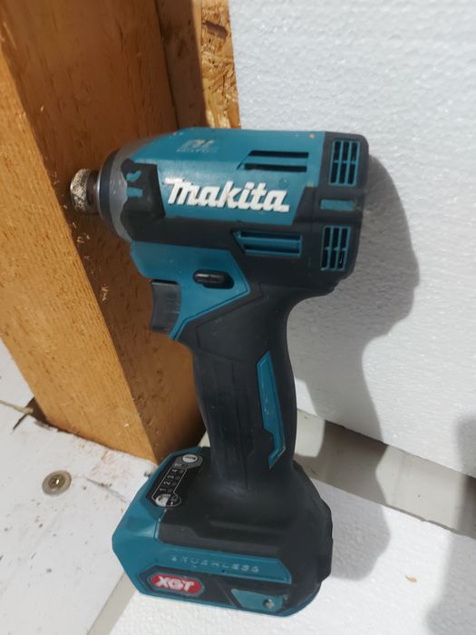 Scule makita 40v