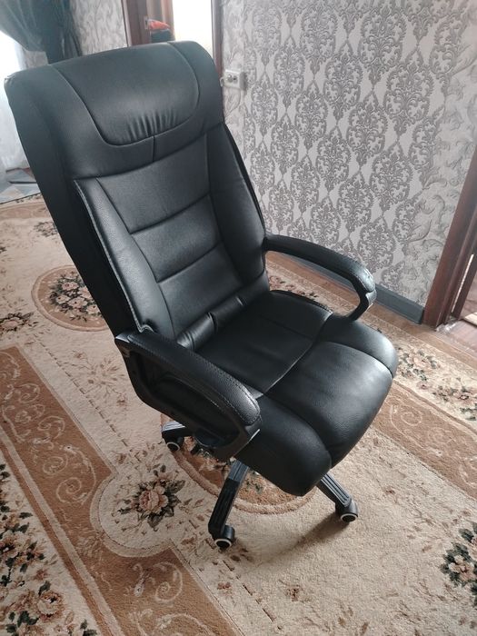 Продам офисное кресло.