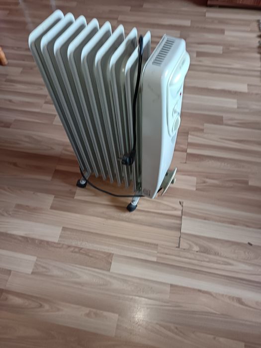 Calorifer electric cu termostat