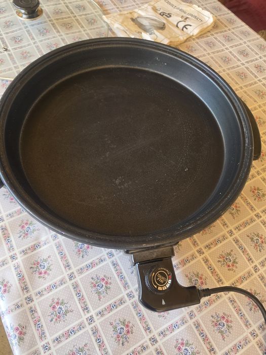 Tigae electrica cu capac de sticla