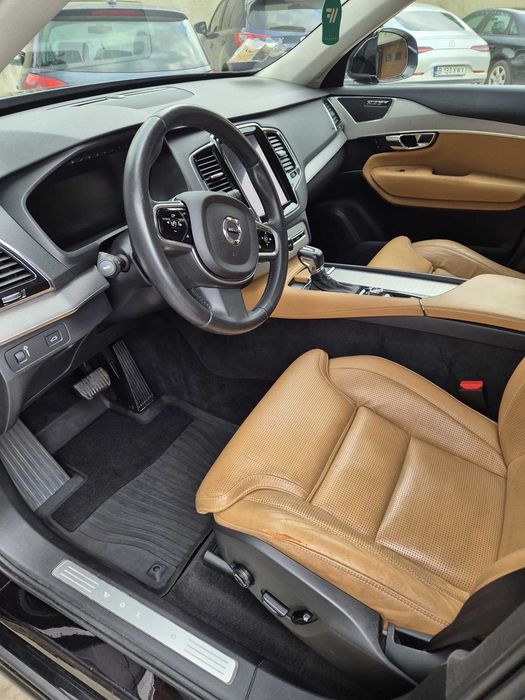 Volvo XC90 inscription