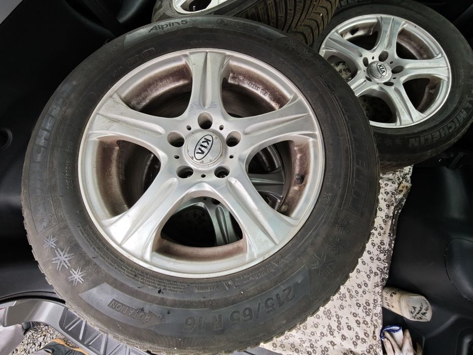 Зимни гуми 215/65/16