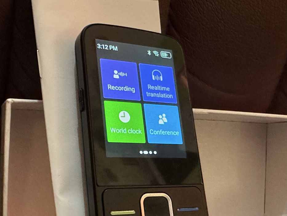 Чисто нов цифров преводач с изкуствен интелект, 136 езика, 8GB