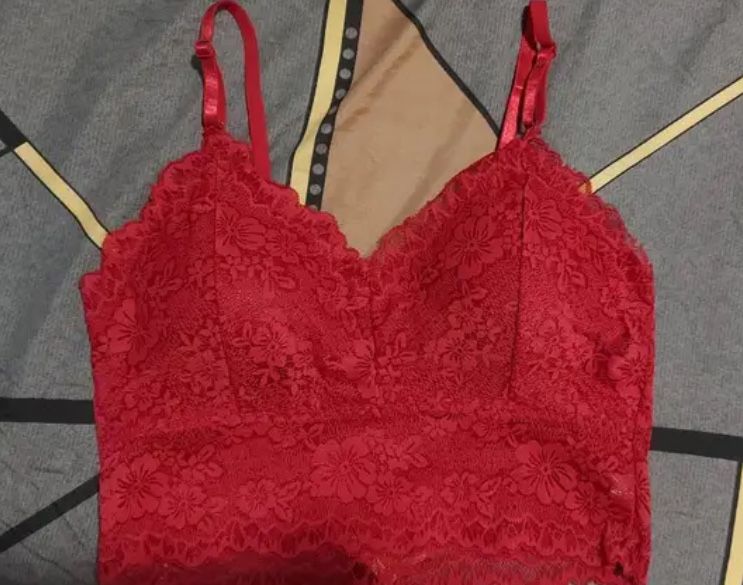 Ново#! Дантелено бюстие, винено червено